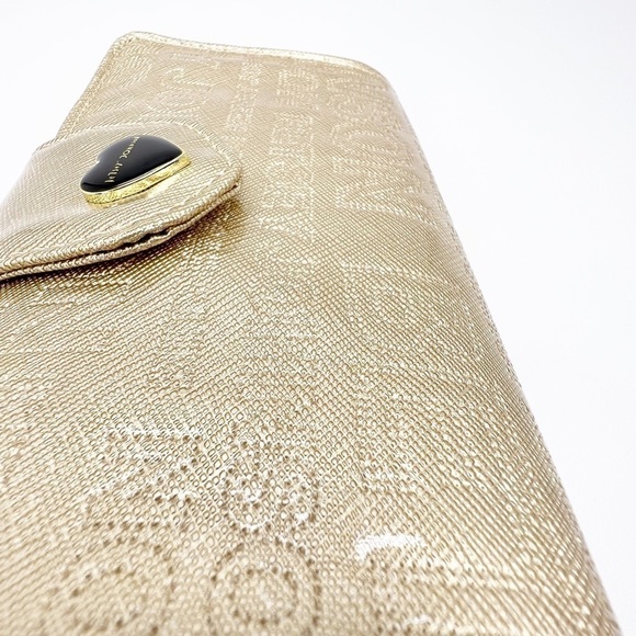 Betsey Johnson Celly Wallet Metallic Gold/Platinum Wristlet New in Gift Box NWT - Picture 6 of 11